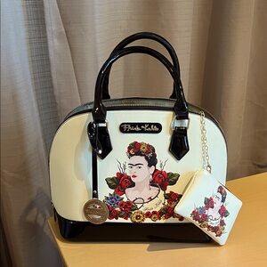 Women Purse 
Colorway-Creme And Black
Mexican Style  Frida Kalo